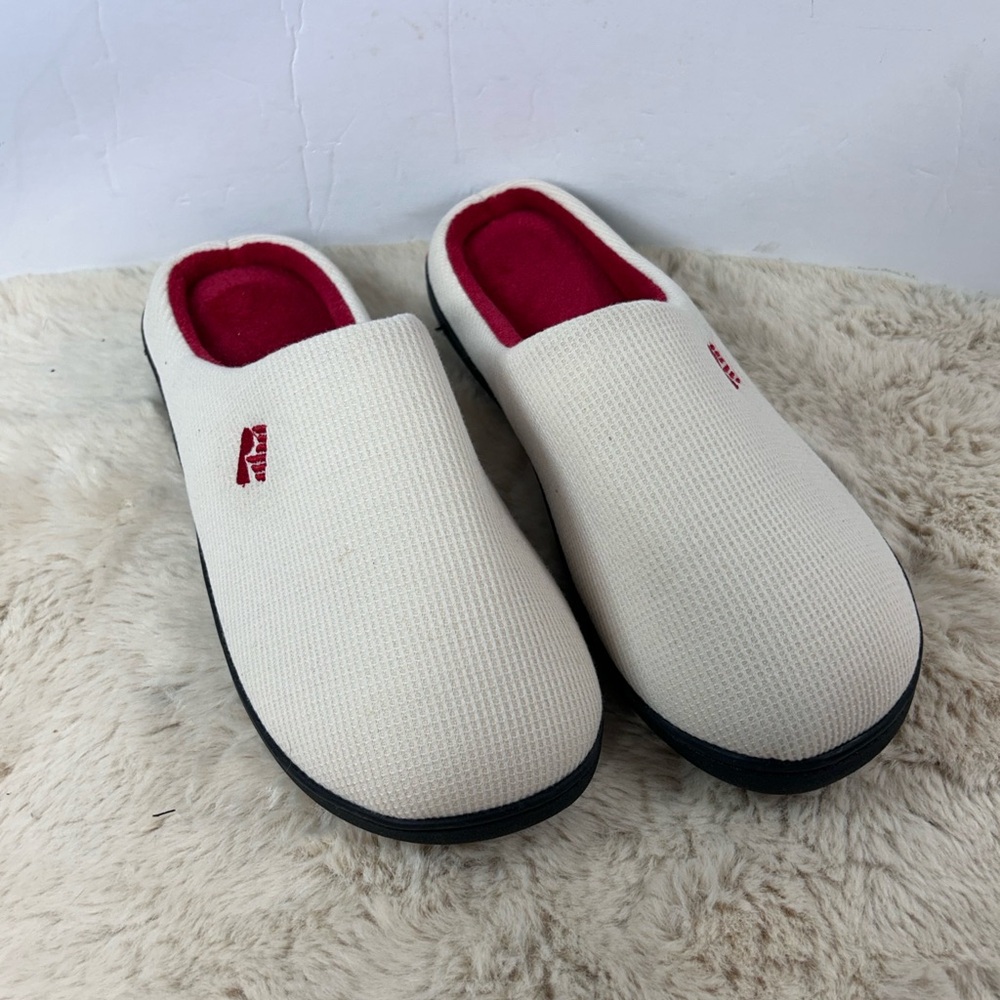 Cream and‎ Red Minimalist Slippers Women’s 9-10